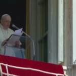 Papa: “A Ferragosto non dimenticare chi vive in condizioni disagiate “