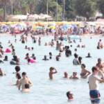 Ferragosto a Palermo, presa d’assalto la spiaggia di Mondello