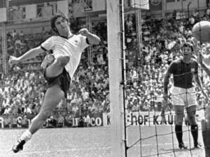 Décès de la star allemande de football Gerd Müller