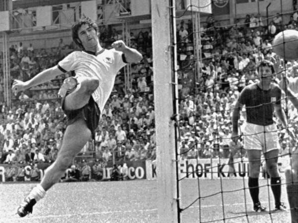 Décès de la star allemande de football Gerd Müller