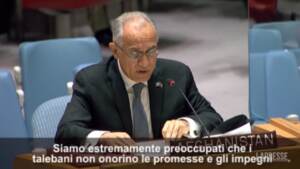 Ambasciatore afghano all’Onu: “A Kabul i talebani cercano le persone casa per casa”