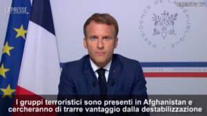 Afghanistan, Macron: “Non può diventare nuovamente il santuario del terrorismo”
