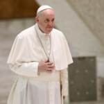 Covid, Papa: “Vaccinarsi è un atto d’amore, collaboriamo gli uni con gli altri”