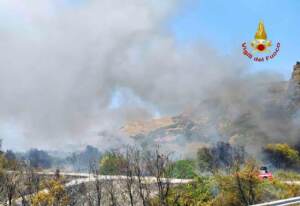 Crotone, comando di Torino interviene contro gli incendi boschivi del sud Italia