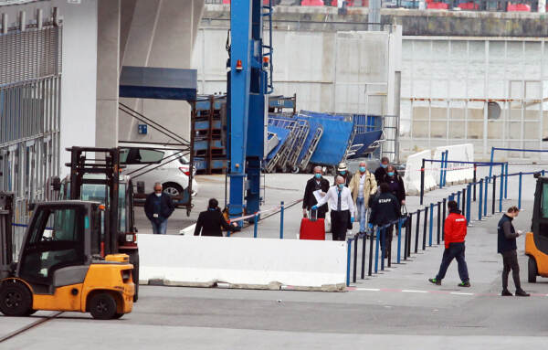 Coronavirus: Costa Deliziosa arriva al Porto di Genova