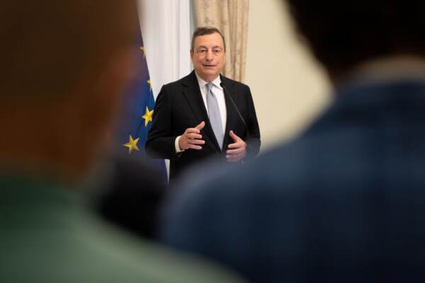 Presidente Draghi incontra i giornalisti per un saluto informale prima della pausa estiva