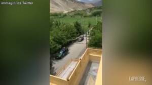 Afghanistan: la resistenza in un video sui social, l’Alleanza del Nord sfila nella provincia di Panjshir