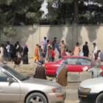 Ancora caos all’aeroporto di Kabul, “Situazione terribile, i bambini stanno morendo”