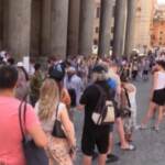 A Roma tornano i turisti ma con qualche malumore: “Troppi documenti per ristoranti e musei”