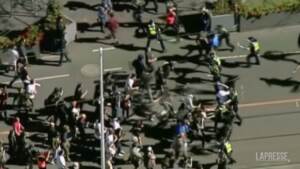 Proteste contro il lockdown in Australia, scontri a Melbourne