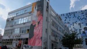 Russia, Ekaterinburg si trasforma in una galleria d’arte a cielo aperto
