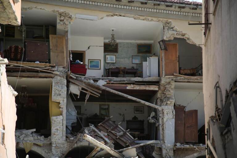 Cinque anni dal terremoto che ha devastato Amatrice – Le immagini
