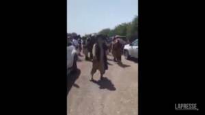 Afghanistan, convoglio militare talebano sul fronte del Panshir