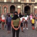 Napoli, flash mob per le donne afghane: “Vietato restare indifferenti”