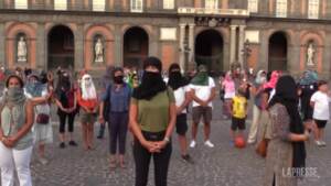 Napoli, flash mob per le donne afghane: “Vietato restare indifferenti”