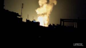 Medioriente: raid israeliani, esplosioni nella notte a Gaza