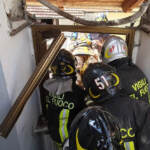 Torino, crolla palazzina di due piani: morto piccolo di 4 anni sotto le macerie, quattro persone in salvo