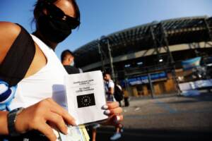 Napoli vs Venezia - Serie A TIM 2021/2022 - I controlli del Green Pass fuori dallo stadio