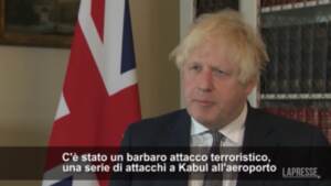 Attentato Kabul, Johnson: “Attacco barbaro, evacuazione continua”