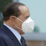 Berlusconi dimesso dall’ospedale San Raffaele dove era ricoverato
