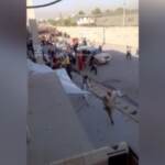 Afghanistan, la fuga della folla nel giorno degli attentati