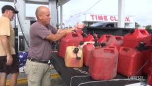 Usa: allerta uragano Ida, corsa ai distributori di benzina per i rifornimenti