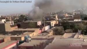 Afghanistan, casa colpita da razzo vicino all’aeroporto di Kabul