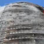 Milano, incendio in via Antonini: le immagini dei vigili del fuoco