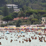 Turismo, italiani hanno speso 1,2 mld in più ma meno giorni