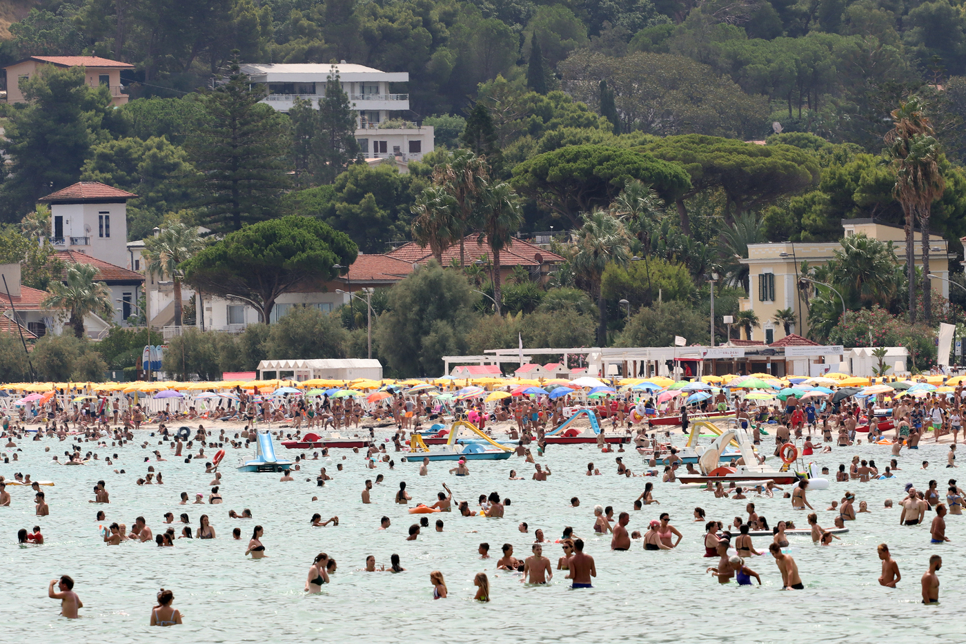 Turismo, italiani hanno speso 1,2 mld in più ma meno giorni