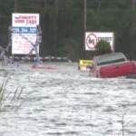 Usa, l’uragano Ida allaga il Mississippi: strade come fiumi e auto bloccate nell’acqua
