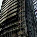 Incendio Milano: vigili del fuoco ancora al lavoro per spegnere piccoli focolai nella ‘Torre del Moro’