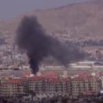 Kabul, pennacchi di fumo nero nella zona dell’aeroporto