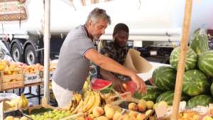 Sicilia in giallo, al mercato di Ballarò in pochi rispettano le regole anti-Covid