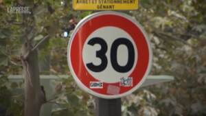 Parigi: limite di velocità ridotto a 30km/h per abbassare l’inquinamento