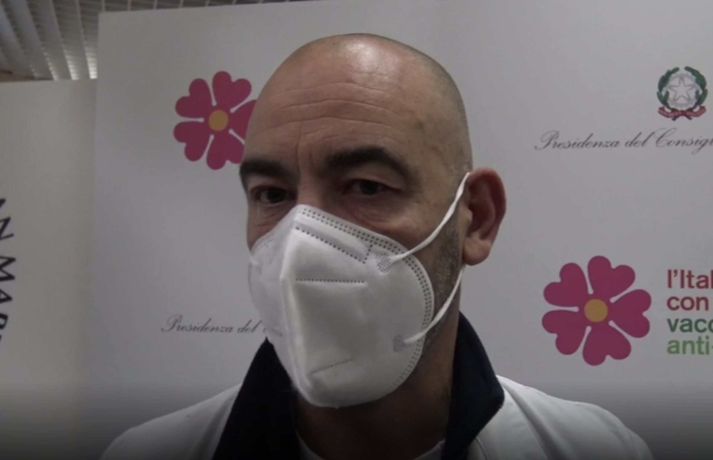 Covid, il dottor Bassetti minacciato dai no vax