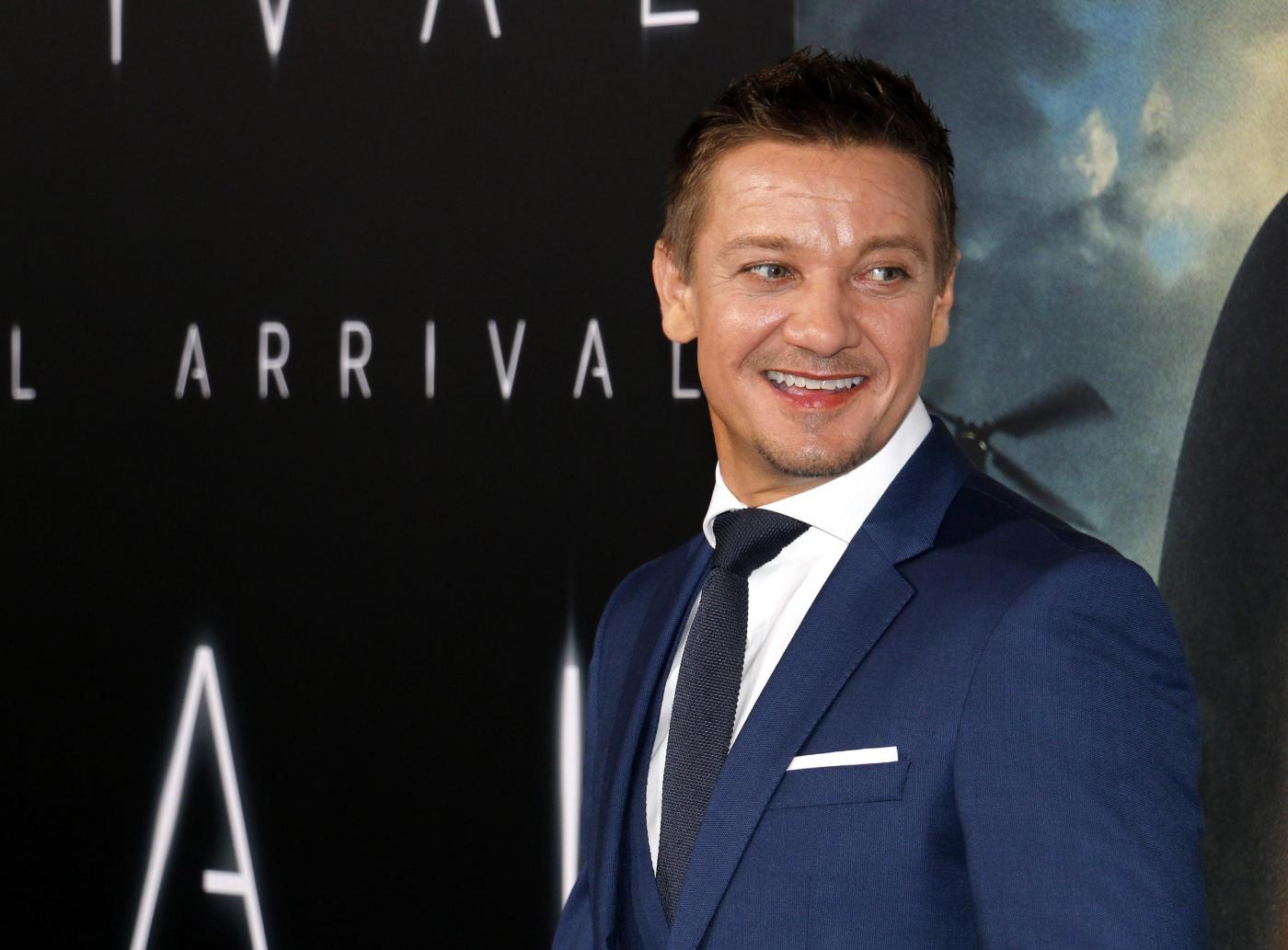 Jeremy Renner investito per salvare nipote