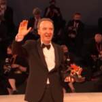 Festival Venezia, Roberto Benigni sul red carpet con il Leone d’Oro