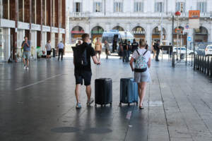 Coronavirus Roma, protesta contro il Green Pass sui treni a lunga percorrenza