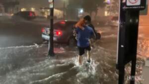 Usa, uragano Ida: inondazioni nel New Jersey, allagate strade e interni di edifici