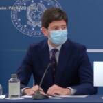 Scuola, Bianchi e Speranza confermano: “Se in classe tutti vaccinati, via mascherina”