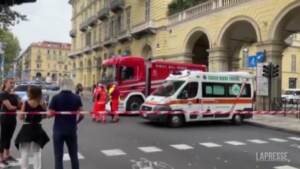 Incendio Torino, l’arrivo dei soccorsi: transennata ed evacuata la zona