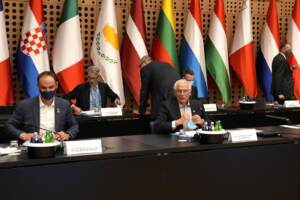 Afghanistan, dalla Ue 5 condizioni per parlare con i talebani. Presidio a Kabul