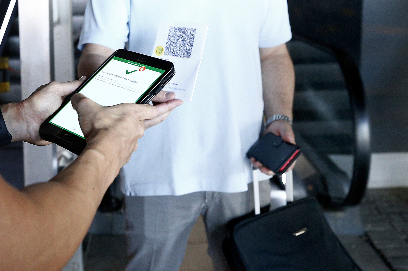 Green pass, nessuna sospensione ma stop stipendi dal primo giorno Green pass, nessuna sospensione ma stop stipendi dal primo giorno