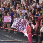 Roma, tornano in piazza i No Vax: presenti anche insegnanti e studenti