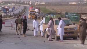 Pakistan, attentato suicida vicino al confine con l’Afghanistan: 3 morti e 15 feriti