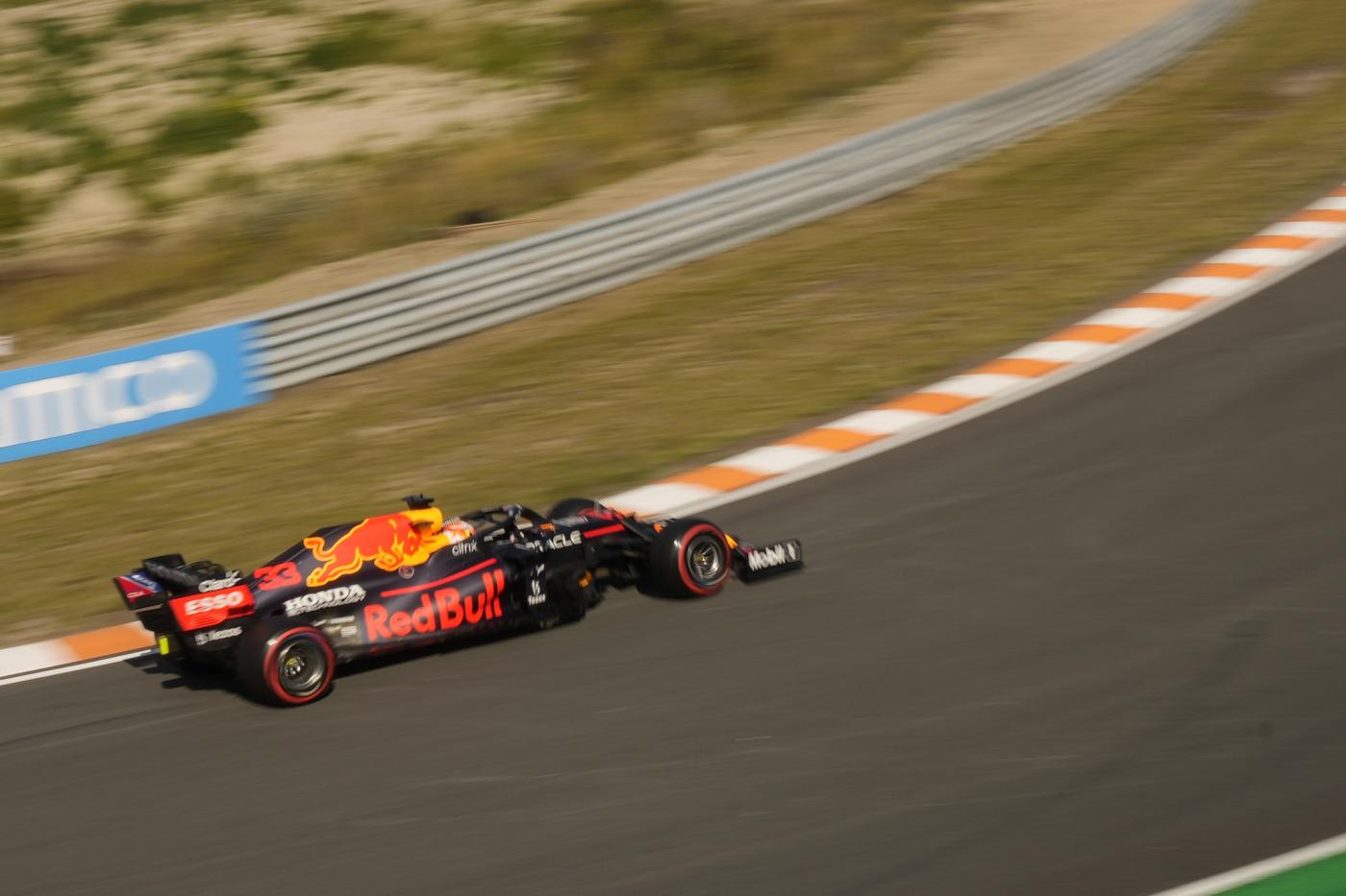 Gp D’Olanda, Verstappen trionfa davanti a Hamilton