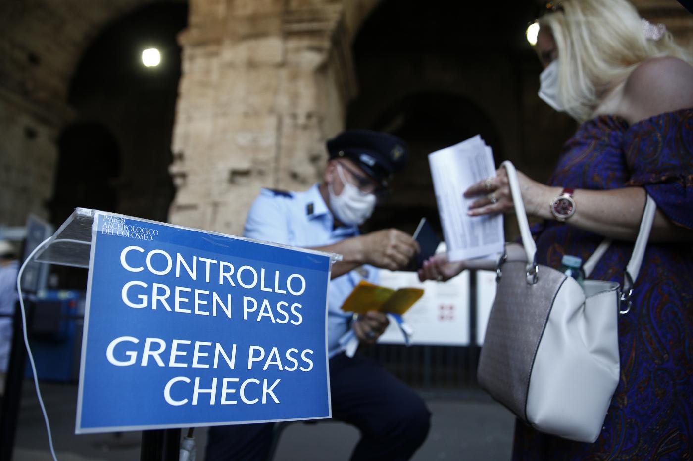 Dl Green pass, Lega ritira emendamenti ma vota con FdI. Salvini: Governo non rischia. Ira Pd