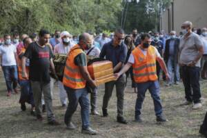 Funerale con rito islamico per Laila El Harim, morta schiacciata da un macchinario