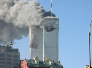 IL WORLD TRADE CENTER IN FIAMME